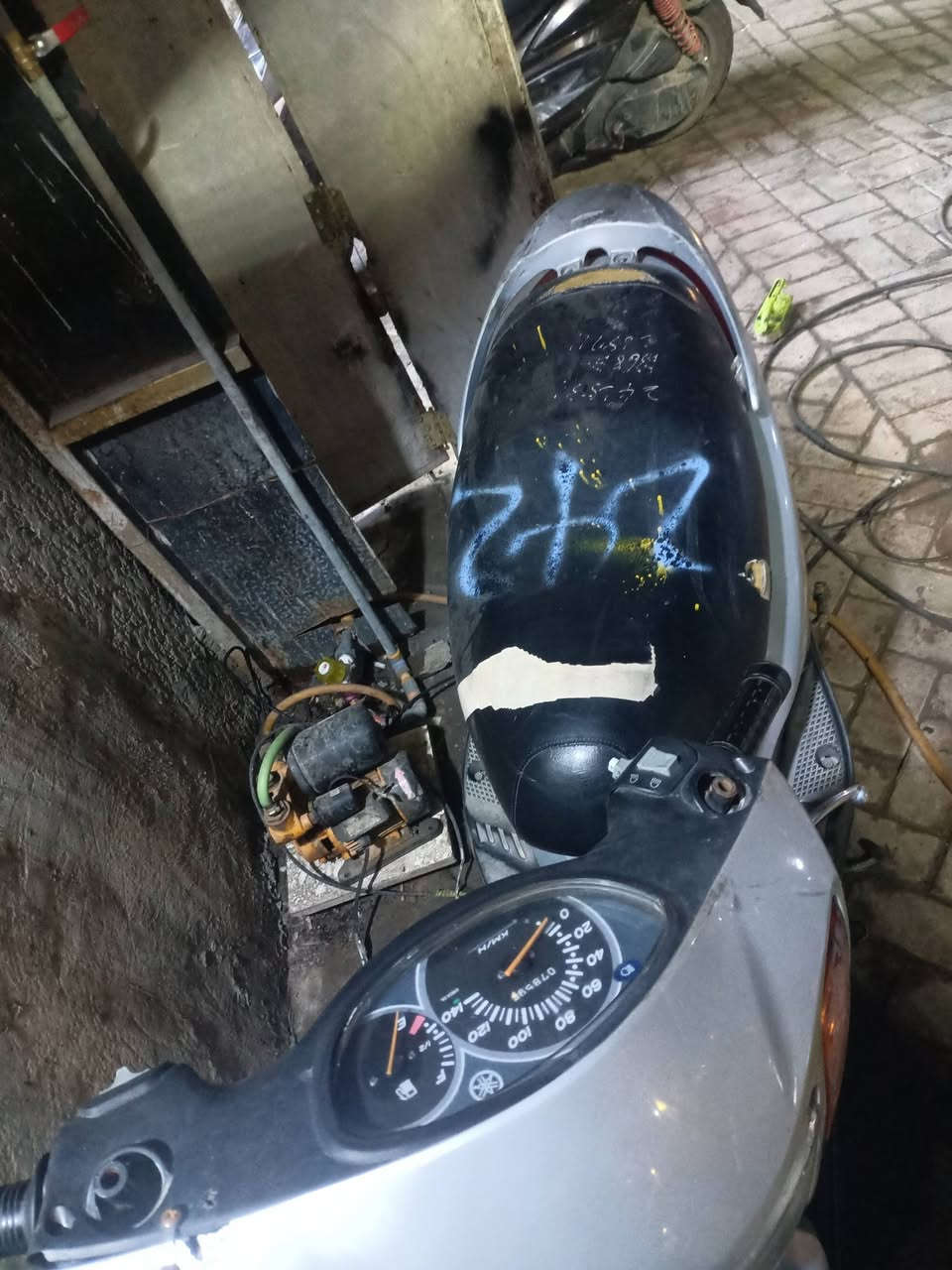 السلام عليكم شباب فريز للبيع
*********** 
ما بها اي نقص
