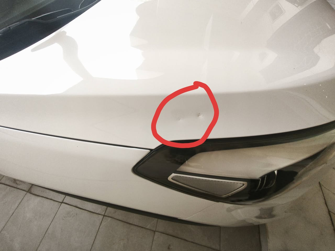 السلام عليكم
للبيع فقط 
توسان خليجي موديل 18 
السيارة ماشية 47 الف كيلو حقيقي السيارة استخدام جدا بسيط 
السيارة بيهة جاملغ صبغ اثر حادث سطحي وبسيط جدا 
وبارد بالباب اثر الحادث ورصعتين بالبنيد غير هذني السيارة مكفول من الدعامية للدعامية واني حاضر للسونار باي مكان 
تايرات جدد 
صدر جديد 
منظومة عليهة ادامة كاملة 
حساسات وكاميرا 
تحويل ثاني يوم 
عارضهة ب 180 وبيهة مجال بسيط 
عنوان السيارة بغداد البنوك 
*********** 
متواجد واتس
