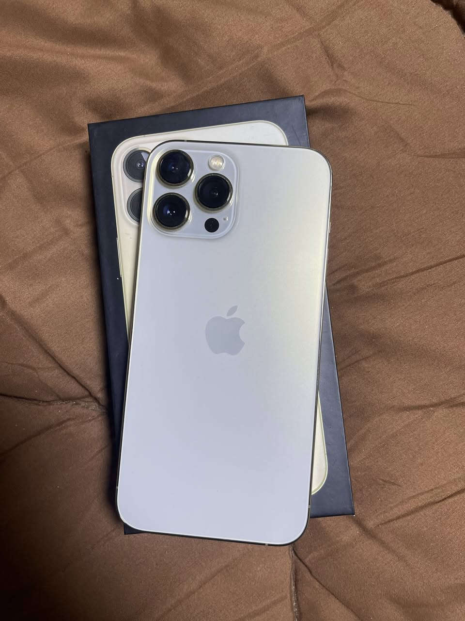 ايفون 13برو ماكس
ذ 265
ب 91
مكفول من الشخط 
لاصيانه ولاتبديل
مكاني بغداد 
رقم ***********
مامتواجد عل فيس 
شراي اتصل
السعر 750وبي مجال لشراي بسيط
