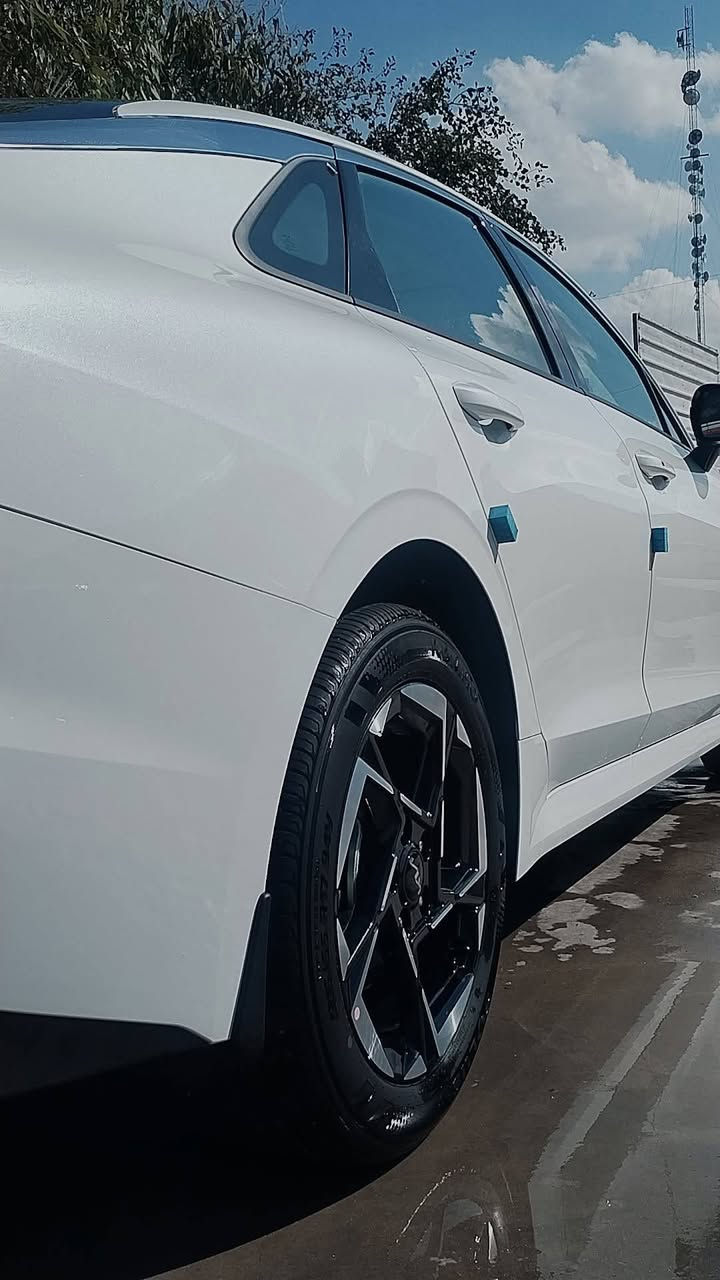 كيه كي فايف K5
ضمان شركه المجموعه الدوليه (خليجي) 

مديل 2026 

1..استخدام عداد المسافه المقطوعه (13000)

2..رقم اربيل مثبت لوحات

3..مواصفات سياره فول واحد علئ واحد 1/1

4..مكينه 2.5

5..بانورامااا

6..بصمه تشغيل 

7..تشغيل عن بعد 

8..حساس امامي خلفي عدد(8)

9..مرايه جانبيه كهرباء شفط

10..مقاعد جلد 

11..تبريد قطعتين امامي خلفي 

12..شاشه كبيره متصل 

13..كامره خلفيه دواره 360

14..مقاعد الاماميه كهربائيه

15..شاحن موبايل 

16..درايم مود Dram mod

17..بك لايت خلفي LED

18..اريل نفكيتر

19..مثبت سرعه(كروس سرعه ) 

20..ستيرن فول تحكم

21..سايد بريك دكمه

22 جام اوتو

ملاحضه (السياره خليجيه مكفوله من جكه البره سياره استخدام شخصي) 

عنوان السياره واسط

سعر السياره 252وبيها مجال حك الجيه

ولي ماتعجبه السياره او السعر اليوم السوك كلشي بي فا لحد يكسر بحلال الناس وجزاكم الله الف خير

رقم الهاتف ***********
