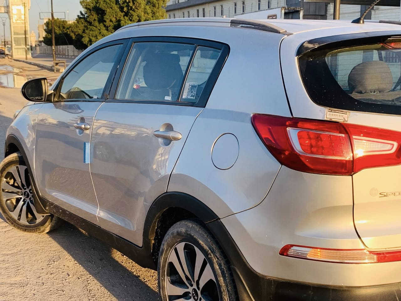 السلام عليكم …..
بيع او مراوس ب اقل ..
كيا سبورتج (2011)..
سياره خليجي مكينه (2000)دوش 
سياره رقم سليمانيه  سنويه لل٢٩
لون رصاصي بيه قطعتين صبغ بدون ضربه بدون دواخل 
سياره مسويله ادامه كامله (حمام.نوزل.بلكات.)كله جديد 
صدر امامي خلفي تخم تاير خير من الله 
للبيع سعرها (١٢٩)وبيه مجال 
‎***********رقم الهاتف
