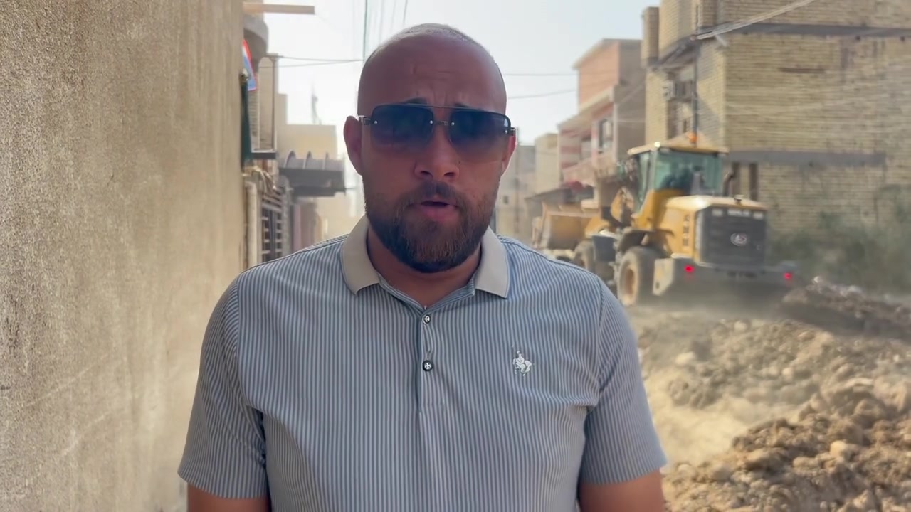 عازمون على الإعمار.. تواصل الأعمال في مشروع مجاري كويريش ودخول الآليات لقطاعات جديدة

بإرادة صلبة ومتابعة ميدانية مستمرة لخدمة أهلنا الكرام، نود أن نطلعكم على آخر التطورات الميدانية لمشروع مجاري كويريش، حيث تجري الأعمال بهمّة عالية وبتنسيق مباشر مع الشركة المنفذة:

الموقف الحالي ونقاط العمل الفعّالة:
انطلاق المشروع من حي الربيع: باشرت أربع فرق عمل موزعة مهامها في المربعات (الأول، والوسط، والأخير) لضمان تغطية الحي بالكامل.
مد الشبكات الأساسية: تم الإشراف ميدانياً اليوم -برفقة الشركة المنفذة- على أعمال مد شبكتي مياه الأمطار والصرف الصحي لضمان التنفيذ وفق أعلى المواصفات الفنية.
الدخول الرسمي للآليات: نعلن وبشكل رسمي عن دخول الآليات والمعدات الثقيلة للمباشرة بالعمل في المناطق والقطاعات الآتية:
(2400، 2500، 2000، 2100، 2200، 2300، 1600، 1400، 1500).

خطة الأيام المقبلة (التوسعة الجديدة):
انطلاق العمل في حي السلام: خلال الأيام القليلة المقبلة، سينطلق المشروع رسميًّا في حي السلام بواقع ثلاث فرق عمل موزعة على المربعات (الأول، والوسط، والأخير) لتسريع وتيرة الإنجاز.

نتابع بعزم وتفانٍ كل شبر في هذا المشروع الخدمي، ونعاهدكم أننا لن نتوقف هنا؛ وقريباً جداً سنعلن لكم عن أخبار سارّة تخص مشاريع جديدة وتطويرية تخدم منطقتنا الغالية.

ومن الله التوفيق والسداد.


**إذا كنت صاحب هذا الإعلان وتريد حذفه لأي سبب، رجاءا أرسل رسالة إلى الدعم الفني**