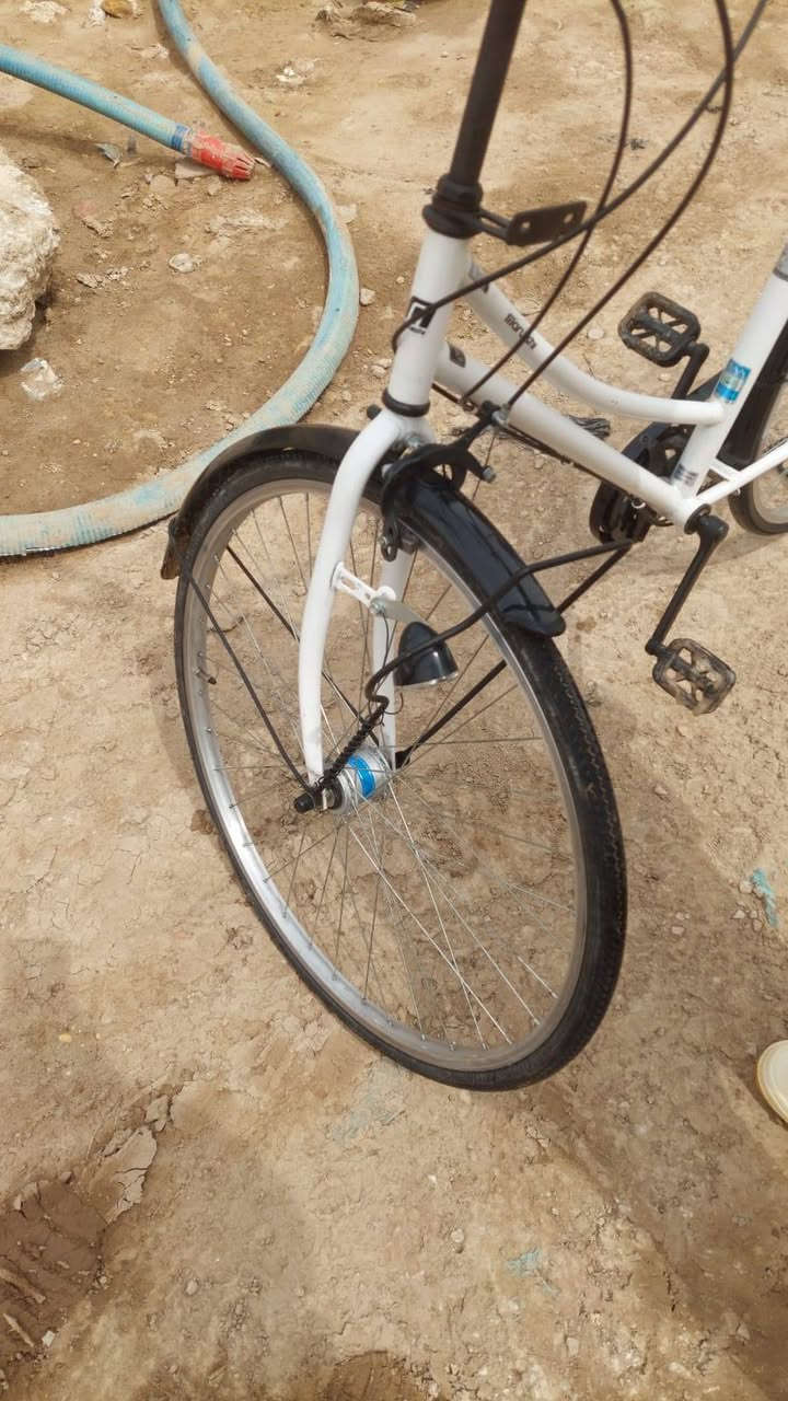 بايسكل حجم ٢٧ جديد صارلي٥  ايام من جبته جديد شخط مابي بايسكل فحم فحم نضيف سعر خاص راسلني او خابرني وتدلل ***********
