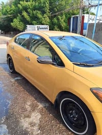 سيراتو موديل15 بيهه 3قطع مصفره هيه وغرامات السعر90 وبيهه مجال التفاصيل...