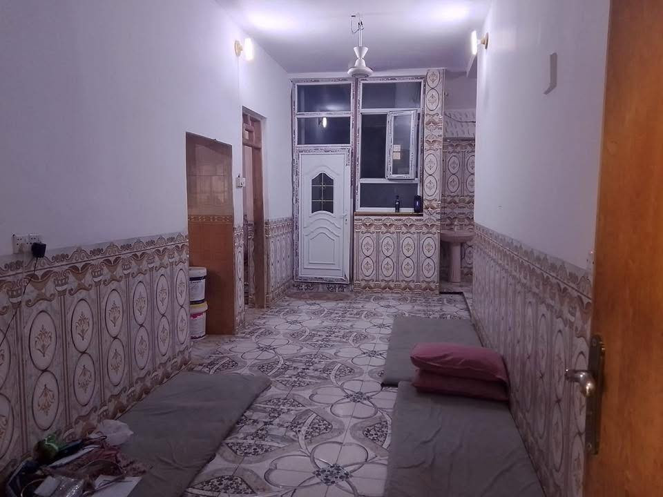 بيت للبيع طابو صرف سند باسم شخص تحويل مباشر
الفلوجة حي الجولان قرب جامع ابو ايوب الانصاري قرب علوة الفلوجة القديمة
📍المساحة = ١٩٠ م٢
📍 الشارع :١٥م 
🔹واجهة  = ١٠م ونزال: ١٩م
🔸بناء طابوق ٢٠١٩ 
مشيدات من طابقين ويحتوي على
خمسة غرفة نوم وصالتين واستقبال ومطبخ وصحيات وحمامات ومناور وكراج 

السعر ١٤٨ مليون 

للاستفسار  
***********
‏‭٠٧٥١ ٩٤٥ ٢٨٢٩‬ ‏‎
