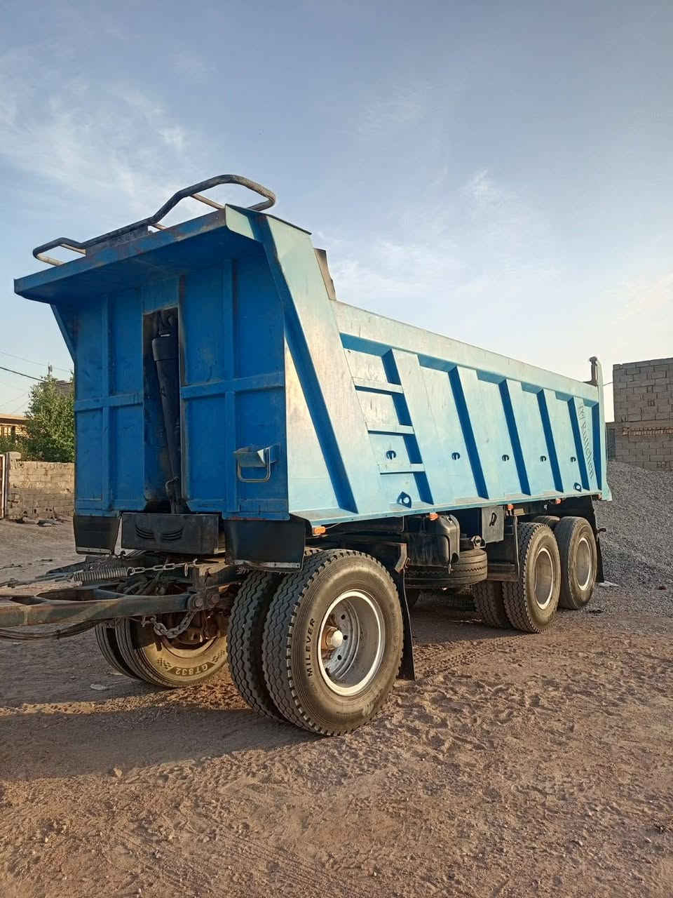 للبيع دناكير14شاصي14براد***********

