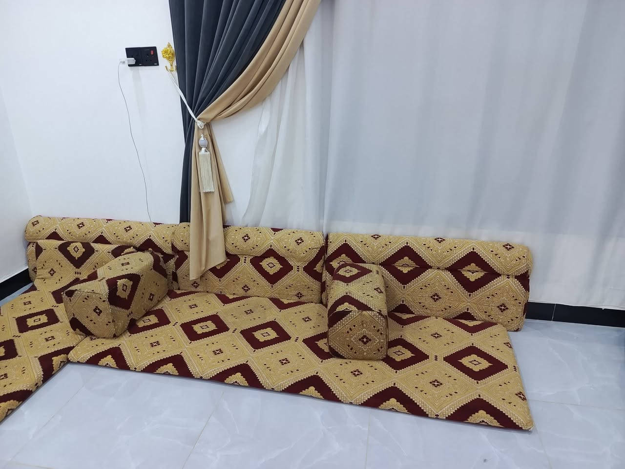 السلام عليكم ديوان ارضي للبيع 18متر سعر 175وبيه مجال  للاستفسار الاتصال على الرقم ‏‪***********‬‏

