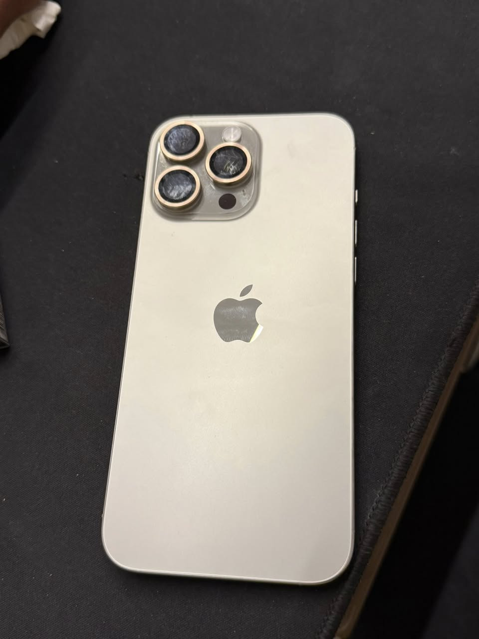 سلام علیکم ایفون 16 برو ماكس ذاكره 256 بطارية 82 لون تيتانيوم شخط مابي نضيف الى درجة تجي بعينك تشوفه وتشوف النضافه ضمان ماستر مابي کارتونه
مكاني بغداد
للمعلومة : هاي العدسه مكسوره مو الكامره *********** واتساب فقط سعر خاص
