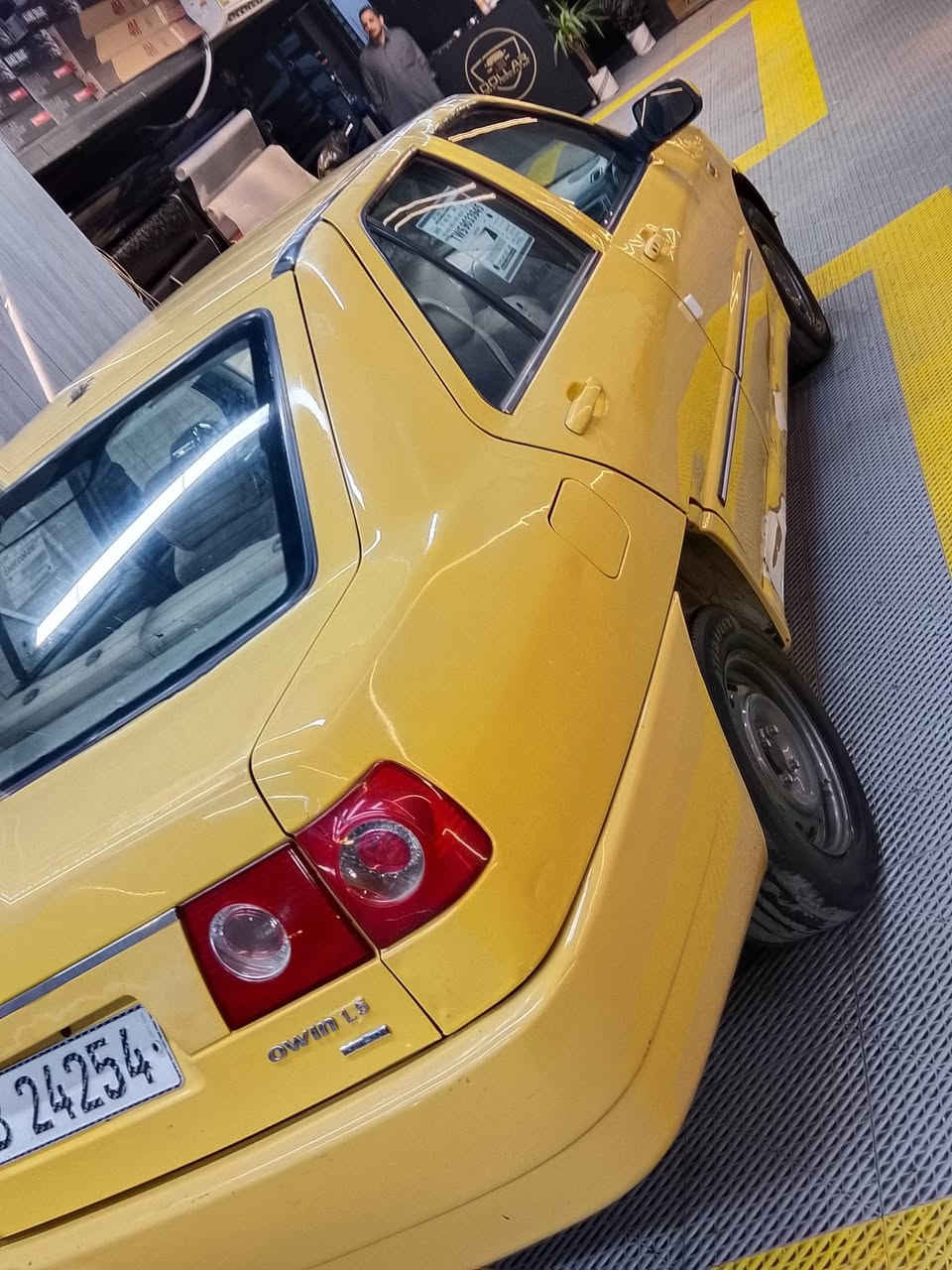 سلام عليكم شيري كوين 2011 سياره جاهزه كير مكينه صدر امامي خلفي تخم تاير تبريد تتدفه كهربائيات كلها شغاله لاصبغ ولا ضربه مصفره هيه وغرامات تحويل شرط ثاني يوم غرفتها جديده شاشه سماعات جاهزه من كل النواحي مال خبزه سعر 29  مكاني بغداد حي الجهاد ***********
