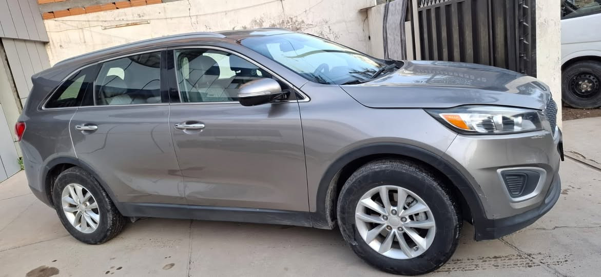 سلام عليكم 
سورنتو 2018 للبيع 
4 سلندر مواصفات LX
ماشيه 97 كيلو 
حادثها جاملغ الخلفي بارد فقط والصور مرفقه بلمنشور
كفاله كير و مكينه وكشر كلها بلاديه 
السعر 165 وبيها مجال


**إذا كنت صاحب هذا الإعلان وتريد حذفه لأي سبب، رجاءا أرسل رسالة إلى الدعم الفني**