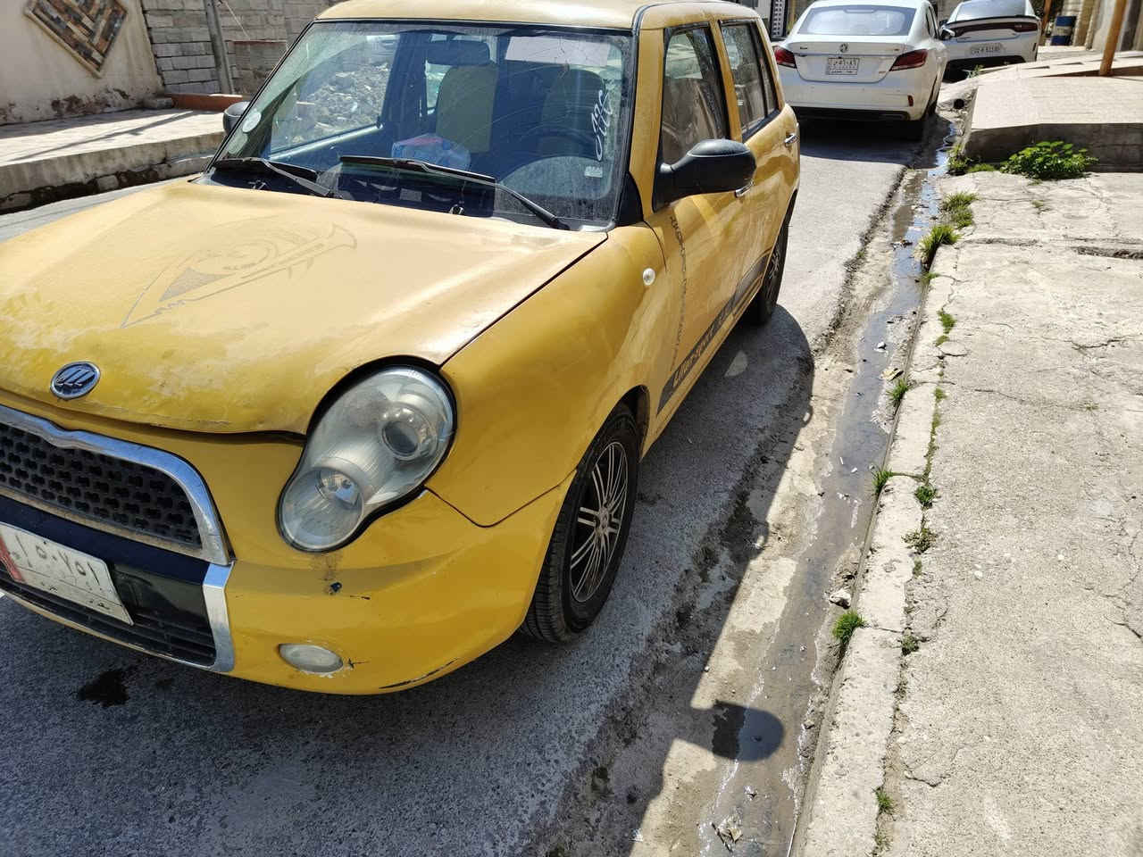 ليفان مستر بن مكينة كورلا كير نظيف عينة وكلج وبوربرين جديد باتري جديد زوج تايرات جدد شرعي بالموصل شرط التحويل هيئة عليها اقل من 3ورقات تنزل من السعر سعر 26ورقة رقم الهاتف ***********
