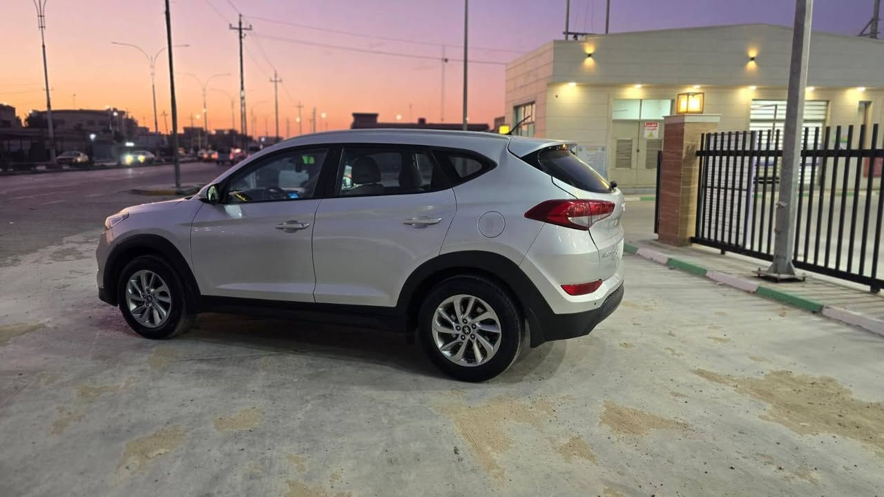 السلام عليكم
توسان 17 خليجيه  محرك 2000 دوش
 رقم مثنئ انكليزي  كير محرك تخم تاير حداديه كله شرط/ شاشه كامره خليفيه كامره اماميه تبريد قطعتين
مري شفط لد نهاري تبريد ثلج دواخل بيجي سياره بيها رش صبغ السعر المطلوب 145 مكان السياره سماوه السوير للاستفسار ***********
