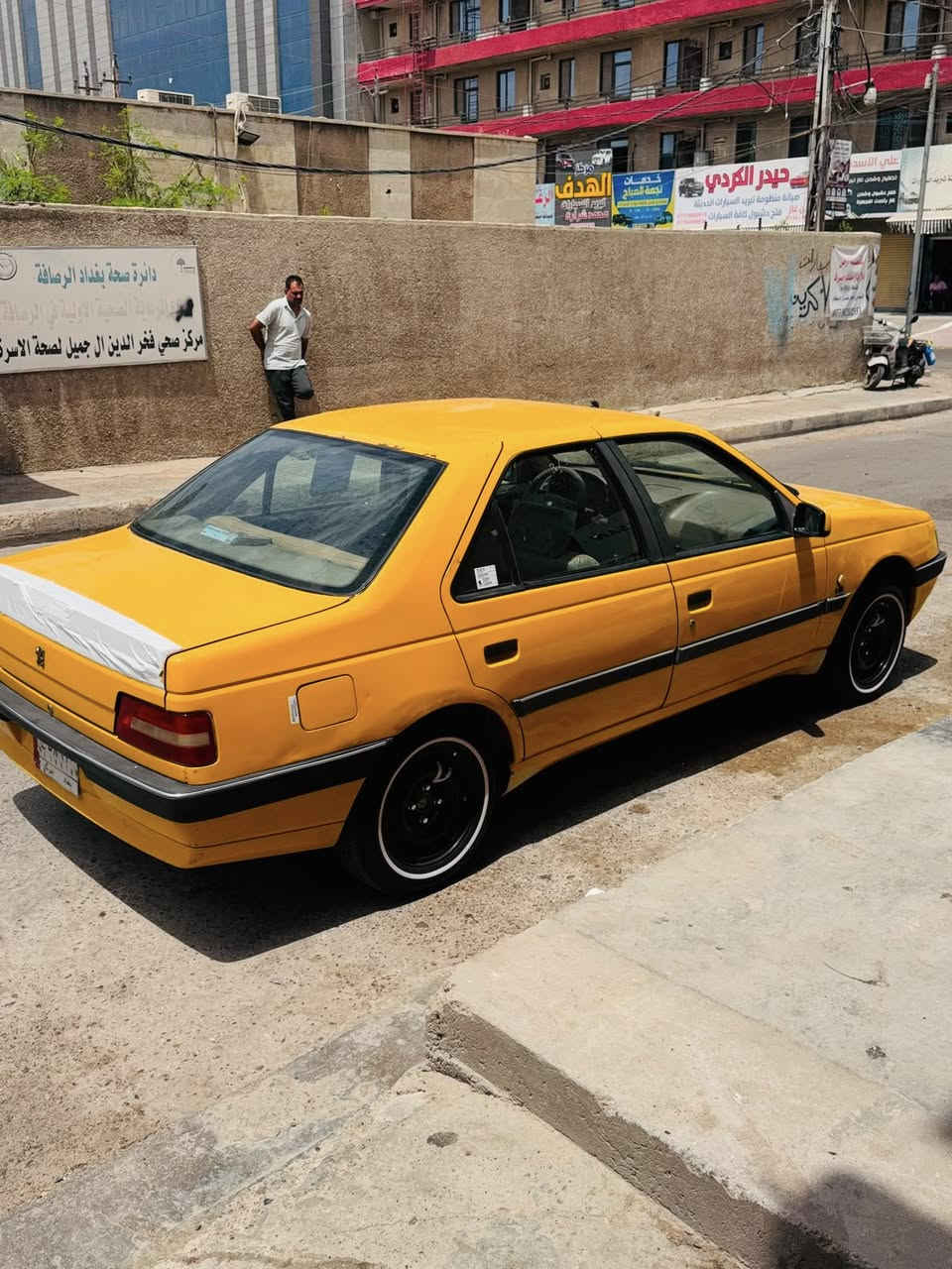 سلام عليكم بيجو الميس سياره جديده بدون ضربه بارد خفيف بيهه دوس مصلهه مثل ما واضح بل صوره مصفره هيىه وغرامات مصفره رقم جديد نكليزي باقي عل ستلام  سياره جاهزه سعر قفل40 قفل قفل العنوان بغداد حي لامين ***********
