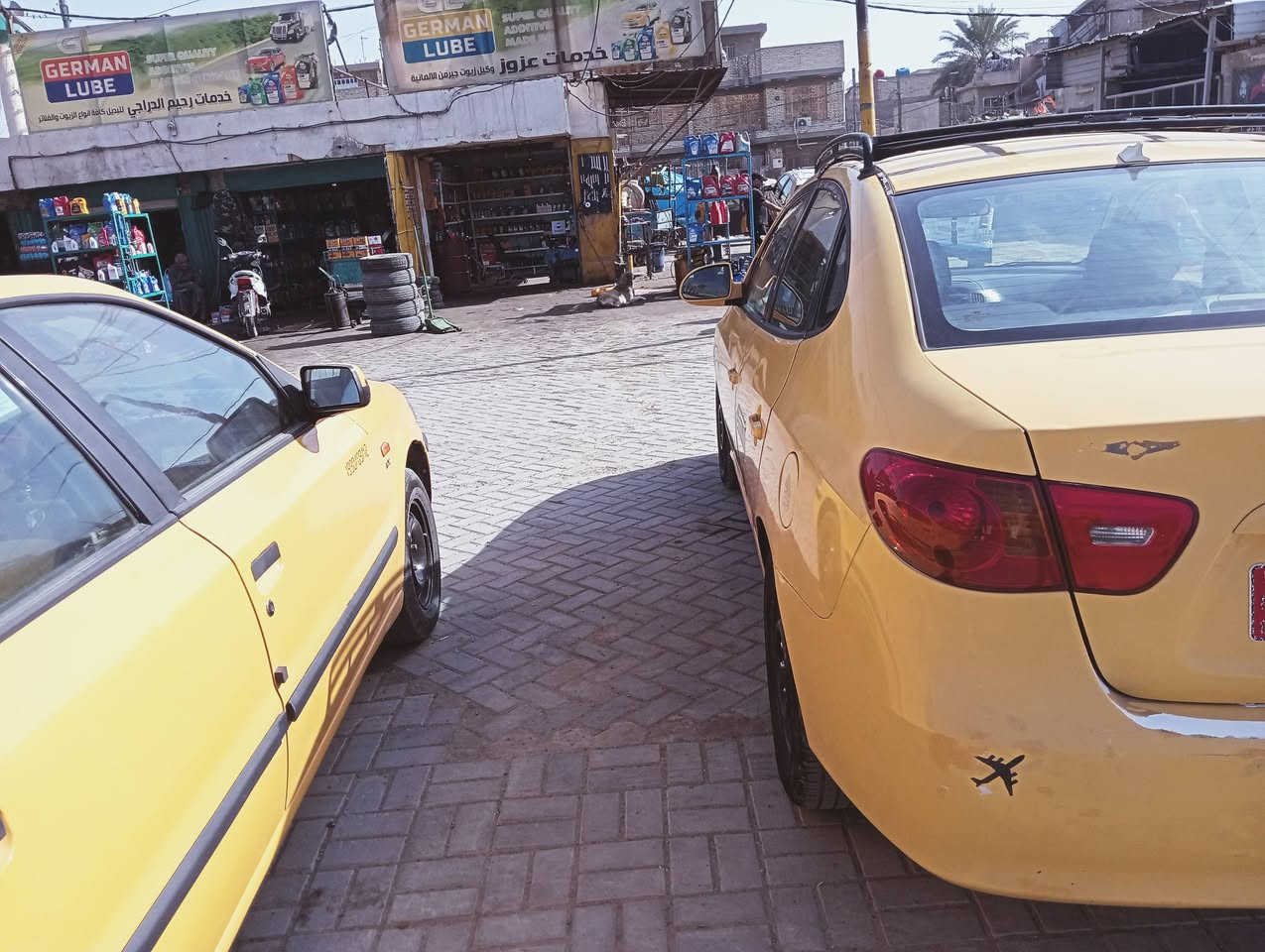 السلام عليكم ألنترا 2010خليجي ضررهه الباب الي خلف الصدر هيئه وغرامات مصفره بس مكينه بدايه تبخير السعر(٨٧) وبيهه مجال بسيط بأسمي السياره مكان بغداد مدينه الصدر***********
