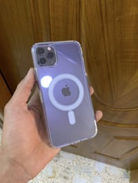 للبيع ايفون ١١ برو ماكس ذاكرة 256 الجهاز مبدل شاشة وبطارية كله شغال صو...