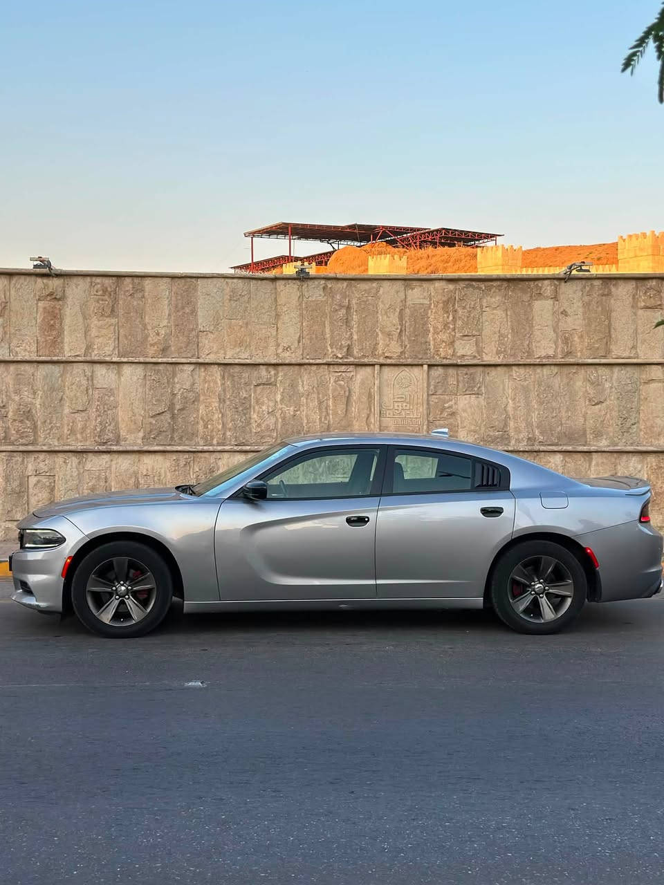 السلام عليكم
الرياضي المرغوب
جارجر SXT
وارد أمريكي 
دبل بصمه 
موديل ١٨ 
رقم أربيل 
سنويه جديد 
هزه جديد
شرط التحويل فقط 
ماشيه ٩٢ الف ميل 
.
الضرر 
جاملخ امامي اليسار الكدام فقط مبدل بدون دواخل بدون ايرباك بدون شاصي 
وبيها مكانين بارد باب السايق والصندوق
.
الموصفات 
شاشه كبيره 
كشنات مخمل 
مانع انزلاق 
تحكمات ستيرن
ابل كار بلي 
شفتات ستيرن 
كشن امامي كهرباء 
قطعتين تبريد 
كشنات امامي تدفئه 
سياره جاهزه وما ناقصها شي
.
الموقع الموصل حي نركال 
لمعرفه السعر الاتصال على الرقم 
***********
