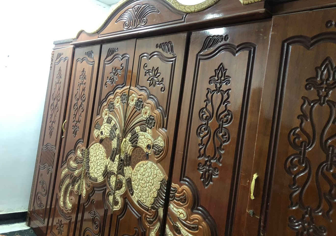 ١٨٠ الف فقط / غرفة نوم نظافة وسط مع الدوشك بيه اضرار بسيطة ومتصلحة الناصرية المركز ‭***********‬
