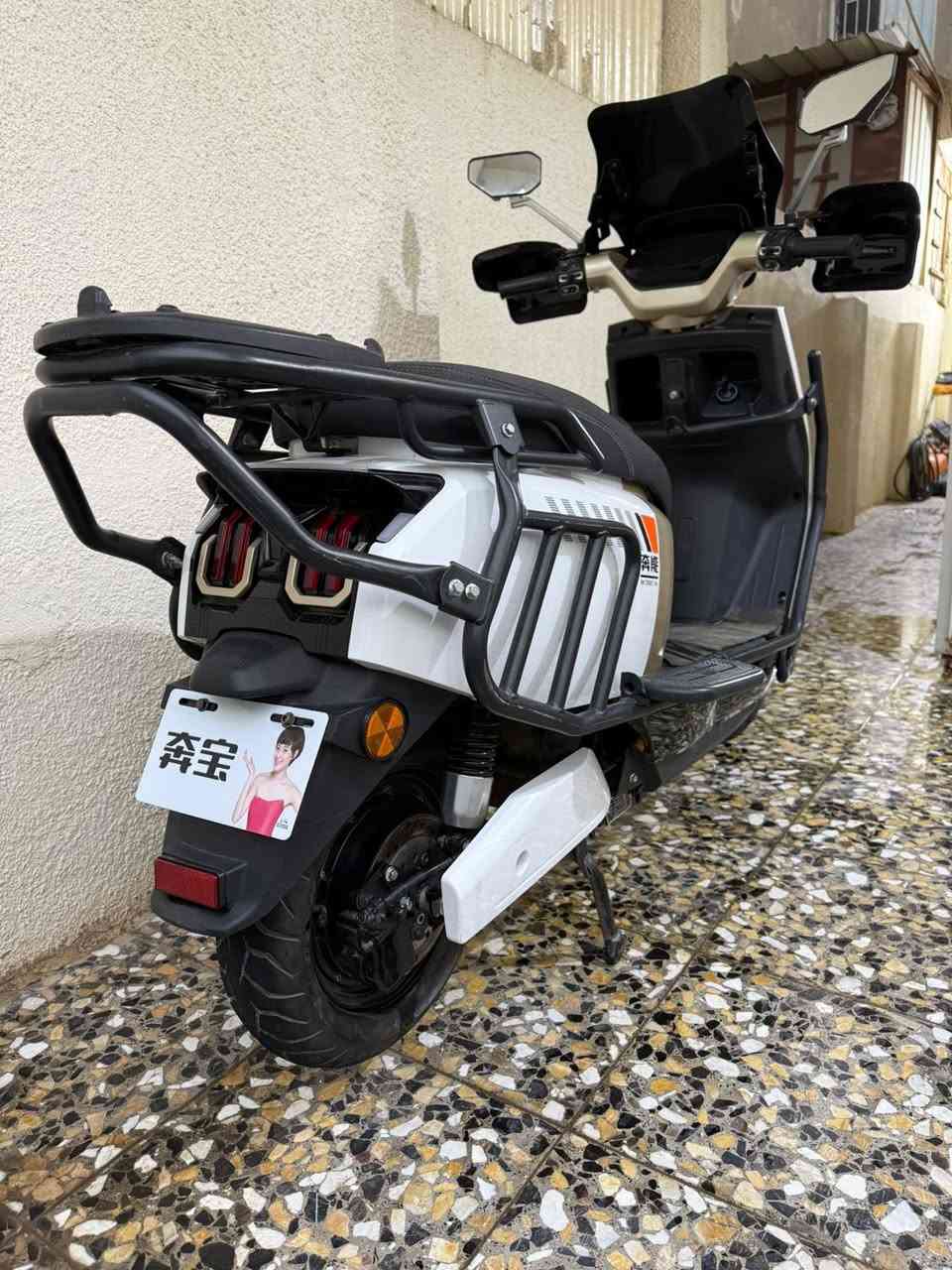 سلام عليكم من رخصه لادمن دراجه شحن للبيع جديده الدراجه للستفسار ***********
