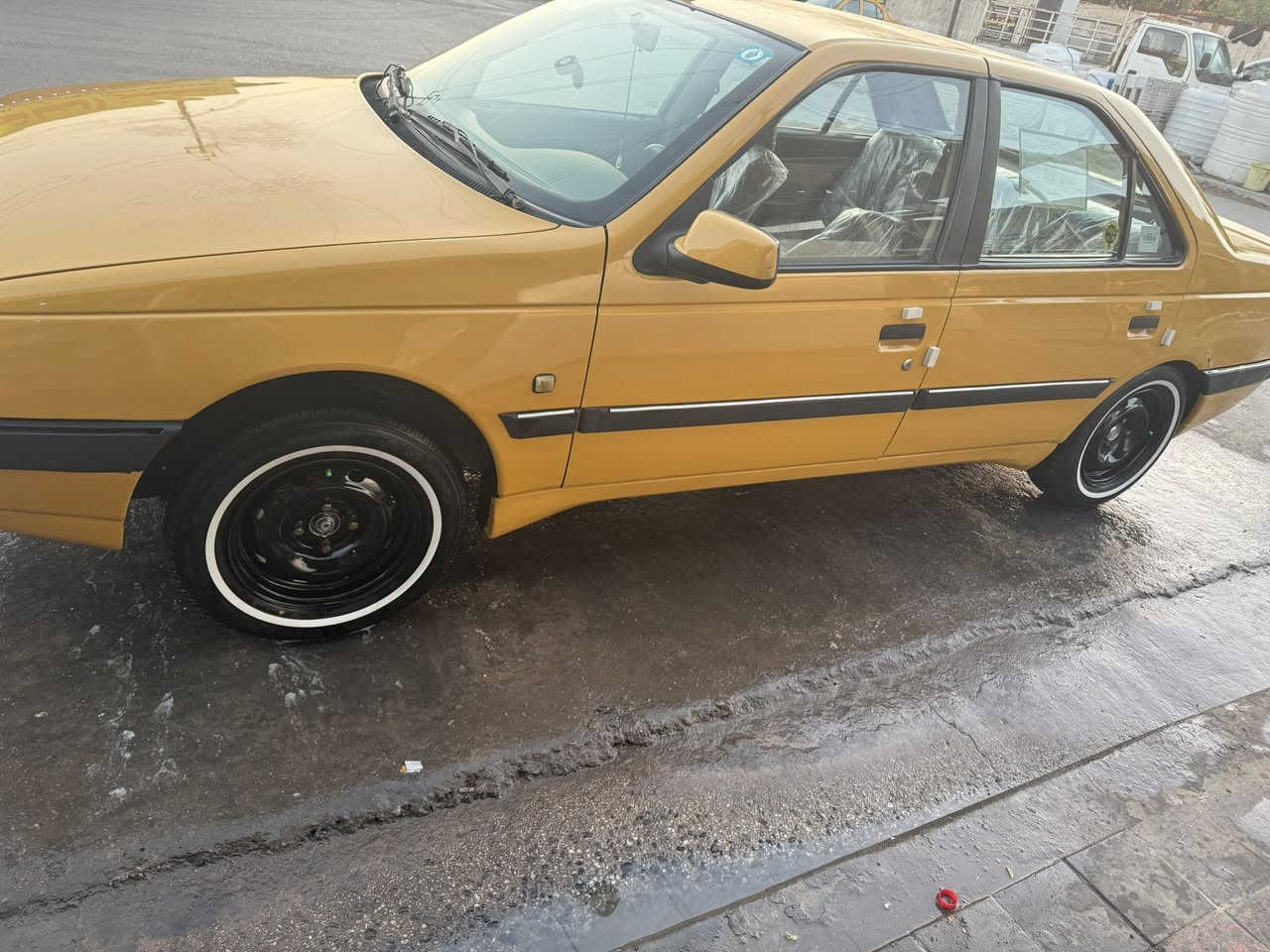 السلام عليكم بيجو لميس 2015 سياره حلوه وجديده كفاله عامه فقط جعوب الدوس وهلال واحد معمر  صدرها نظيف تخم تاير قبل كم يوم شاده  هزه جديده بشهر 12  رقم نكليزي سنويه لل27 سعرها 50 وبيها مجال بسيط ***********
