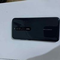 ريدمي8للبيع ذاكرة 64 رام4 دبل سيم كارت كامرة شغاله شحن سريع  بطارية 50...