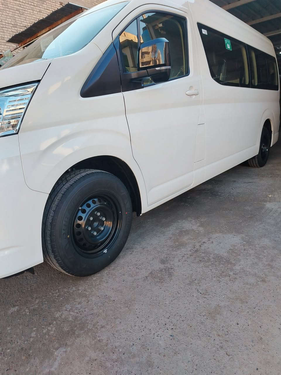 السلام عليكم هايسه موديل ٢٦ زيرو فول موصفات كير اوتوماتيك رقم أربيل ضمان شركة ساز لاستفسار على الرقم *********** مكان السياره غزاليه
