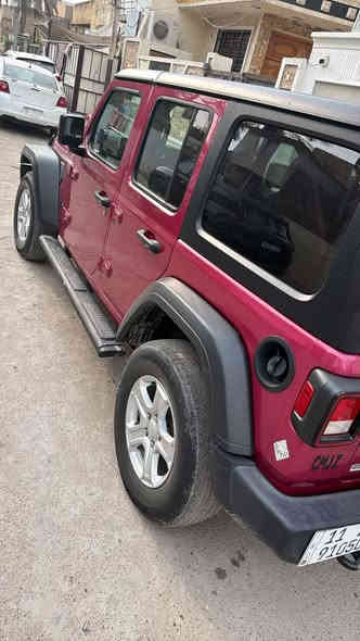 السلام عليكم 
جيب رانكولار للبيع موديل ٢٠٢٢ 
اللون احمر ع وردي 
ماشيه ٣٧ ألف 
مكينه ٦ سلندر ٣٦٠٠ 
السيارة unlimited 
رقم بغداد 
الحادث موضح بلصور بابين صفحه السايق والجاملغ الامامي 
السعر ٢٦ ألف دولار وبيها مجال قليل
***********
