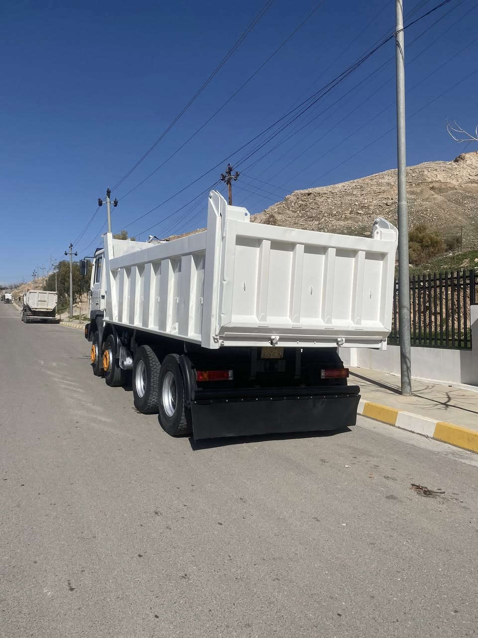 مان ٢٠٠١ عكرب بلادي حجم ٤١٠ مكفول كفالة عامة ***********
