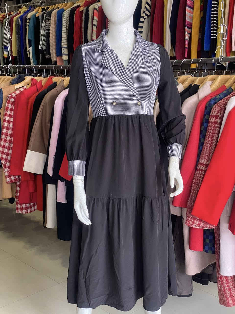 بسبب( لود ) داخل المجمع لايوجد بث 
نموذج من كسر اليوم فستان ( طلعة ) غير مستخدم ❤️


**إذا كنت صاحب هذا الإعلان وتريد حذفه لأي سبب، رجاءا أرسل رسالة إلى الدعم الفني**