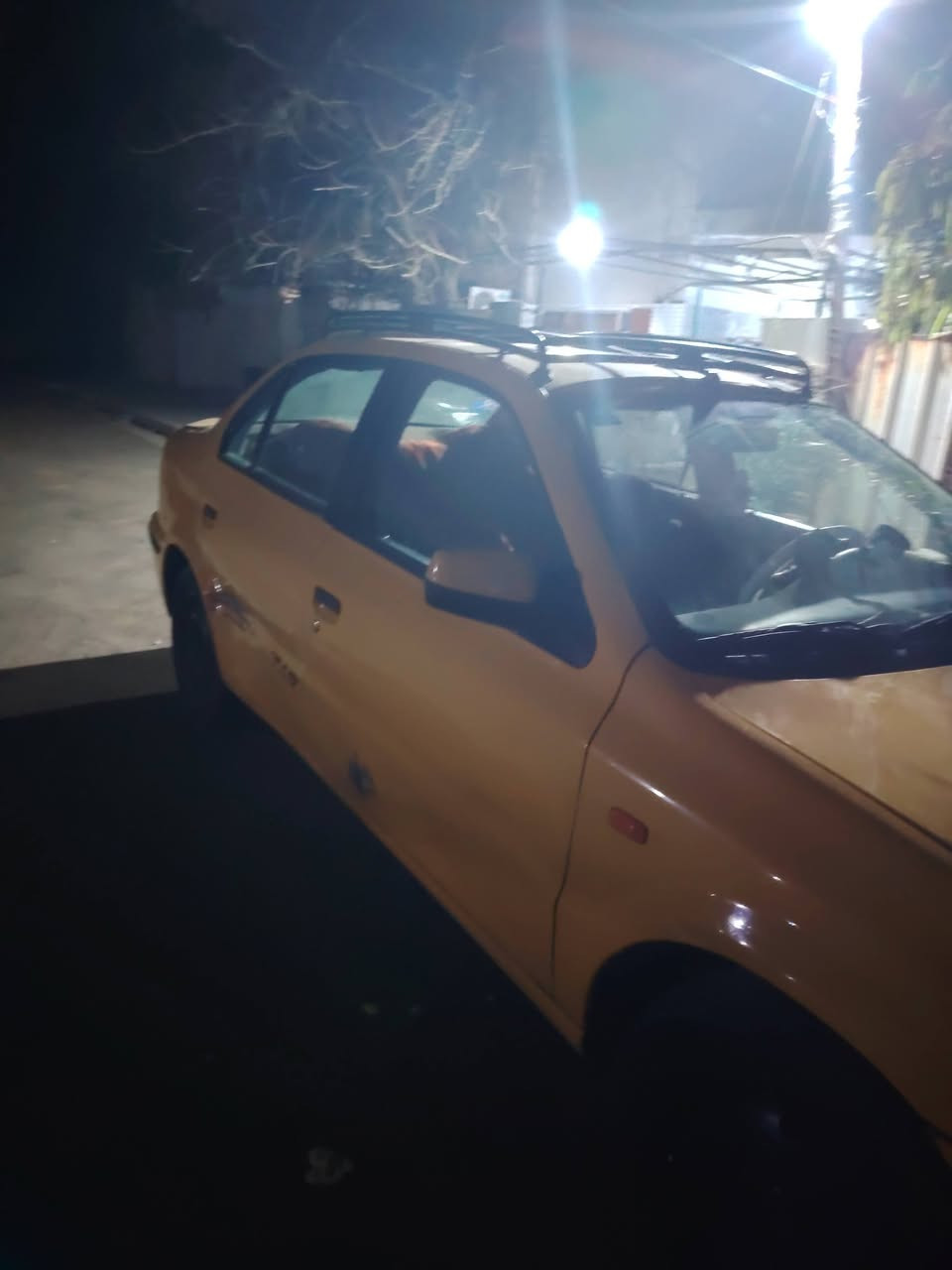 سلام عليكم
سياره سمند مديل ٢٠١١ ناطقه 
بيهه ضربتين بل باب الخلفي والصدر 
كامله مت كلشي رقم بغداد تحويل ثاني يوم مصفر هيئه وغرامات تبريد شغل 
كلشي بيهه نضيف بدون اخياس 
تخم تاير جديد 
35ورقه سعر
***********
