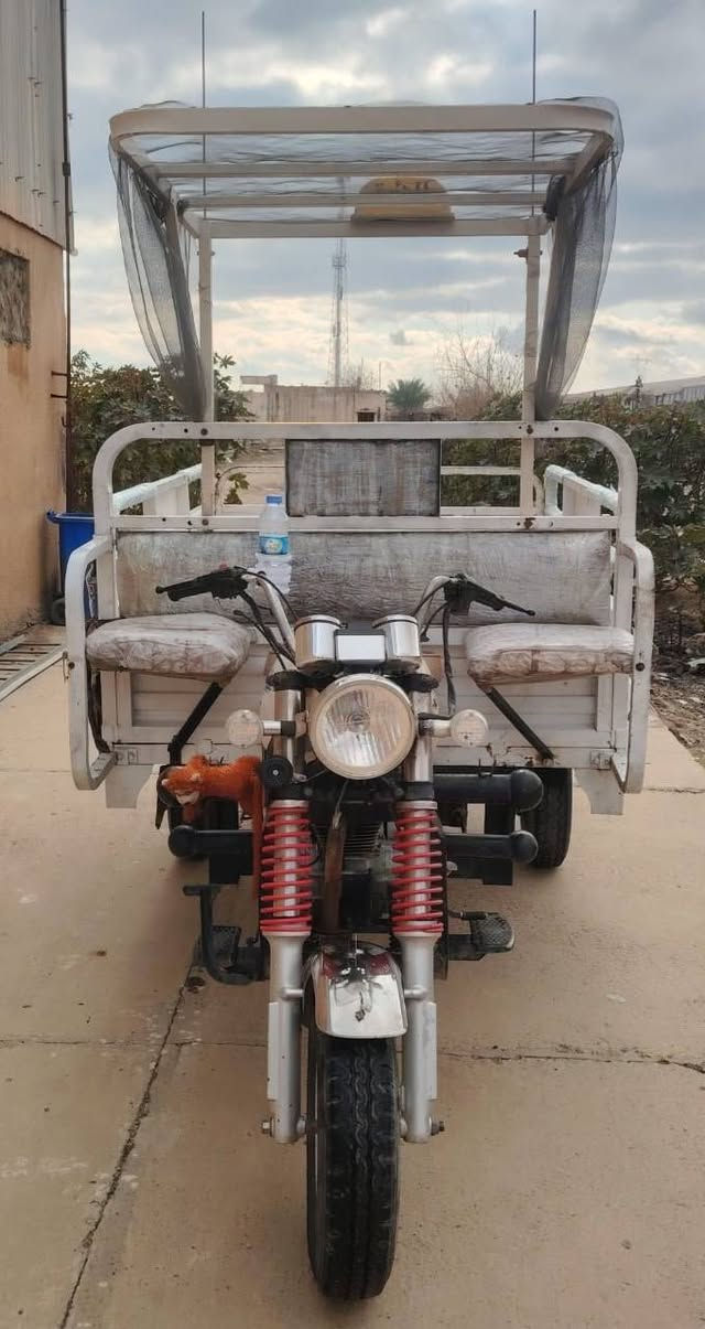 سلام عليكم ستوته اللبيع
حجمه جبير كلش مو من هاي الزغار 
محركه 200 شاصيه كلش نضيف 
السعر مليون 300 وبيه مجال 
المكان الستوته تكريت شارع الحتفلات 
مكلف من شر رقم الهاتف ***********
