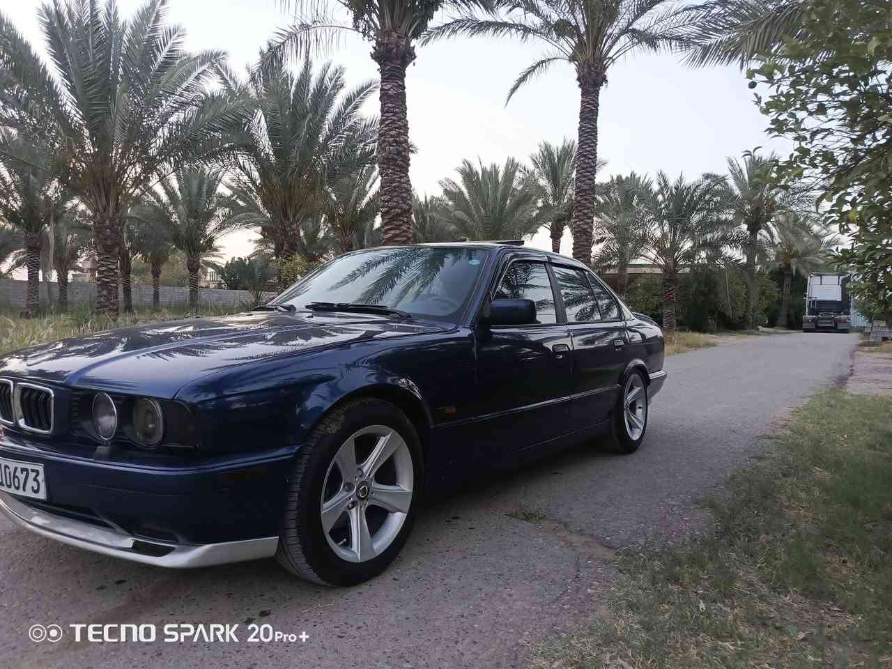 السلام عليكم للبيع
بي ام   525 مسكر  كبس 

موديل 1995

رقم انكليزي بسمي تحويل مباشر 

كير ومحرك مكفول 

تبريد ثلج 

صدر خلفي امامي جديد 

تخم تاير 

كهربائيات كله شغاله 

داخل  جلد 

لايت منضومه زنون 

السياره جاهزه مابيه اي نقص

مكاني بغداد 

السعر   68

***********
