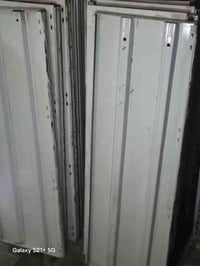 رفوف للبيع العدد ٤٣رف مع سجج وحمالات نظيفات موضح بالصوره مع ١٣ رف  يعن...