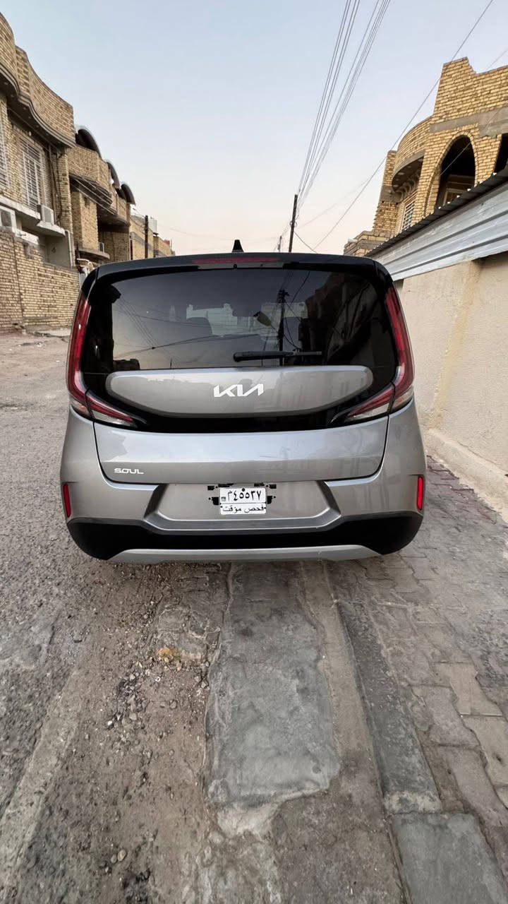 " كيا صول موديل 2023 "
• السياره مصلحه وبحالة ممتازه 
• سبير عده موجود
• گير محرك نظيف جدا 
• صور الحادث مرفقه مع سونار 
المواصفات 😕 شاشة ديجتال / رادار تعديل مسار / رادار اوتو بريك امامي وخلفي / رادار جانبي / ويل كب / اطفاء ذاتي / شاشة كبيرة / كامرة دوارة / ٣ انظمة قيادة / كروس سرعة / مانع انزلاق / محرك 2000 دوش 
حادث تبديل فقط جملغ صور الحادث موجودة مع الصور 
السعر 145 ورقة
***********
 ----------------------------------------------------------------•
