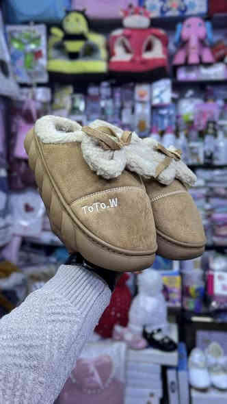 مانتوف نسائي فوم مبطن فرو ❤️‍🔥
القياس : ٣٦-٤١ 💯
الأسعار تنافسية والكمية محدوده ❤️‍🔥
بيبي العبيدي ❤️
لسنا الوحيدون لكننا الأفضل 🤍💯
زورونا في موقعنا الكائن : بابل - المحاويل - حي ١٧ - الشارع العريض ✅
 اوقات الدوام من ٩ صباحاً - ١١ ليلاً 
تشرفونا بكل وقت 
متوفر توصيل لحميع محافظات العراق 🤍🇮🇶
للأستفسار مراسلة الصفحه او واتساب 
*********** 
*********** 
🛑نعتذر عن الرد على التعليقات 🛑
