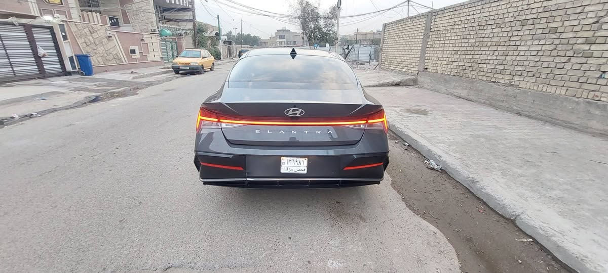 النترا ٢٠٢٥
وارد امريكي بدون صبغ ولا تكحيل حادثها بارد فقط
موظح بالصور 
وبيها سونار 
فحص مؤقت منفيست بسمي تترقم بغداد وجميع المحافظات 
ملاحظة التضليل لزك ينشال بدون تبديل جام .
ماشيه (١٣.٨٠٠) الف بدون اي نقص 
صور حادث مرفقه بلمنشور
مواصفات :-
-بصمه تشغيل
بصمه ابواب 
تشغيل عن بعد 
فتحة سلايد 
-رادارات امامي + خلفي + جانبي 
شاشة كبيرة 
-كار بلي
-تحديد مسار
-قياده ذاتيه
-تنبيه خروج عند المسار
-ويل كب
-لد نهاري 
-لايت زنون. بلادي 
-تحكم ستيرن
-كير اوتو
-تنبيه. اهتزاز. بلستيرن 
السياره بعده جديده ما بيها اي نقص
مكينة 2000 دوش 
رقم الهاتف *********** بغداد, العراق
