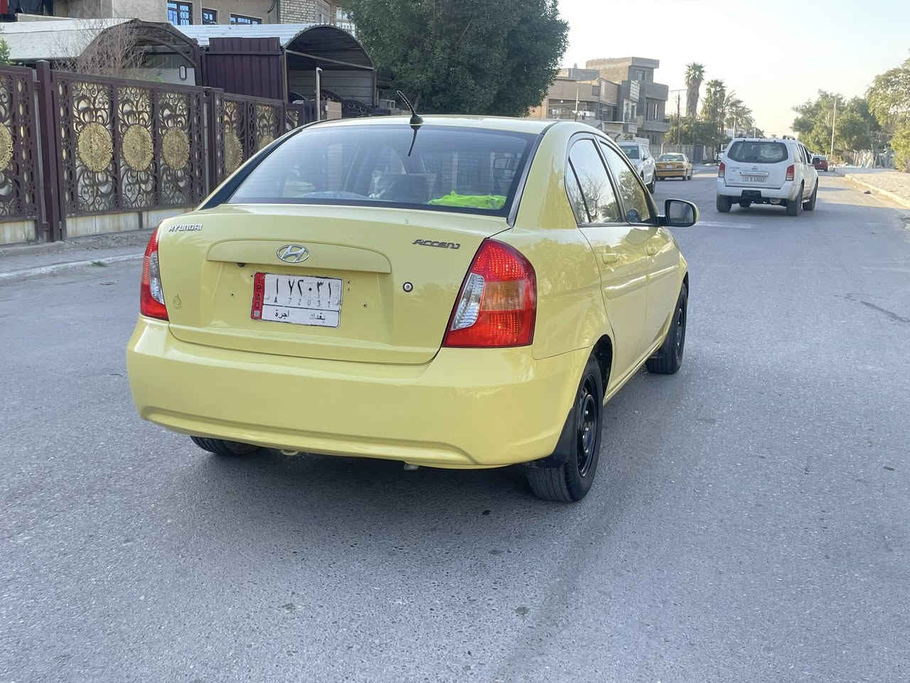 السلام عليكم اكسنت 2011 ليموني بلاد الشركة العامه السياره بسمي مكينه 1600 كير مكينه صدر تخم تاير تبريد كهربائيات كله بلاد سيارة مال جناي مكفوله من الضربه صبغ بنيد وجاملغ خلفي بدون ضرر صبغ فقط السعر 93 وبيهة مجال العنوان بغداد الجديدة للاستفسار ***********
