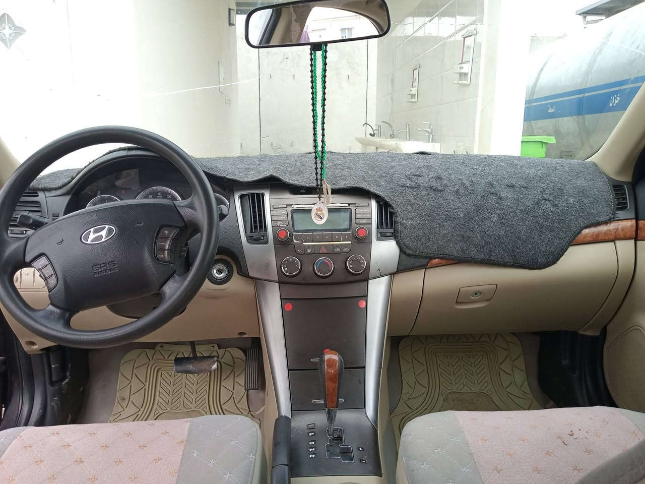 سوناتا موديل 10 وارد امريكا بدون ضرر بدون حادث بيها صبغ البنيد فقط اثر جراد مكينه 2400
رقم ديالى سنويه لغايه 2030 هزه بعدها مصاقطه 
مكان السياره ديالى 
السعر 122 المو شراي ليعامل ولا يعلق 
الشراي يتصل على الرقم 
***********
وبيك خير ودلل
