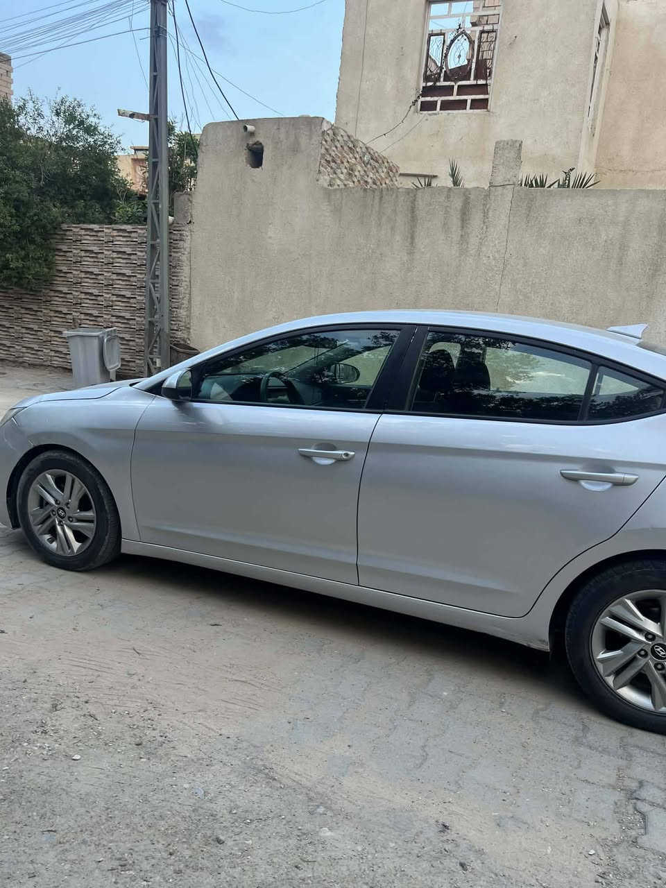 السلام عليكم
النترا 2020 امريكي 
السياره ماشيه 84 الف 
رادر امامي خلفي
رادر التوقف التصادم الامامي
مانع أنزلاق
تحديد المسار
حساس مرايه
تبريد بيانو
كير AT
تايرات باتري جديد حدادية جديده
حجر البيئه موجود قطعتين
رقم الشاصي 5NPD84LF9LH528452
ضربتها بنيد وجاملغ وراجعات نفسهن بدون دواخل مثل ماموضح برقم الشاصي ولاقطعة مبدلة
سعر 126
*********** ناصرية مركز
***********
