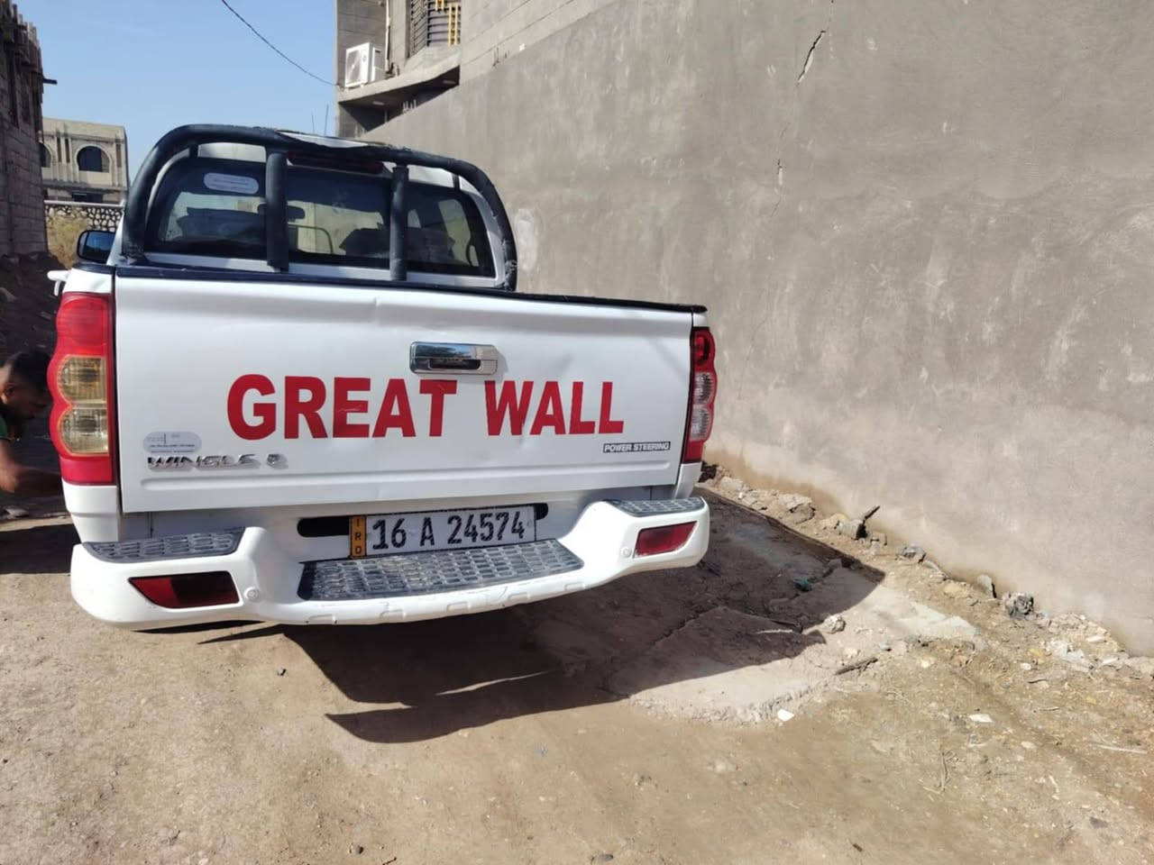 السلام عليكم 
كريت ول 2019 رقم قادسيه الجديد
ماشية 180 
سنويه جديده 
سيارة مكفولة كفاله عامه فقط جاملغ الخلفي بي ضربة بسيطه من جهة الصدر 
والباقي كفاله عامه على وضع الشركة 
محرك ما مفتوح 
كير مكفول
حداديه جديدة 
تبريد شغال 
تخم تايرات 
السيارة جديدة معنى الكلمه 
السعر 110 وبيها مجال 
*********** [ سيد احمد ] 
مكان السيارة محاويل 
ملاحظه / مكلف بلنشر اخوان
