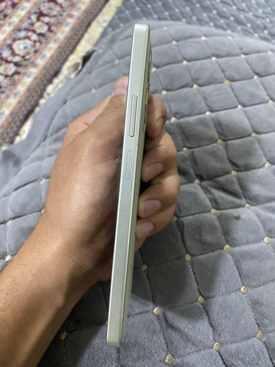 السلام عليكم جهاز OppoA5proنظافه 95/100 ذاكره 256 صحة البطاريه 100 السعر 175وبي مجال العنوان بغداد البياع خاص ورقم *********** وبي واتس
