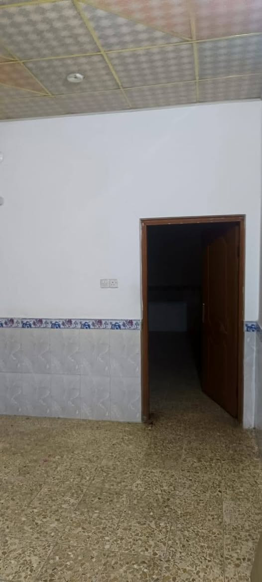 سلام عليكم بيت البيع بحي وفاء مساحه ١٠٠ صب كونكريت مسلح طابقين يحتوي عل غرفتين نوم مطبخ صاله ستقبال صحيات ٣ حمام ٢ اللاستفسار مكتب بركات ام بنين ***********
