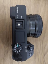 كاميرا sony 6400 كروب فريم مستخدمه نظافه ٩٩ بالميه شتر قليل جدا  كامل ...
