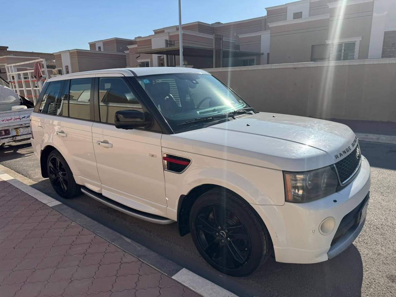 ٢٠١٣ ماشيه ٧٩ الف
نظيفه مابيها كلوب مشتغل
بيها طخات بسيطة مابيها حادث
سبورت بايوكراف
 ٨ سليندر
شاشات
تحكم بالكراسي
سياره جديده ةلش

سعرها ١٦٥

وتساب فقط بيه ***********
