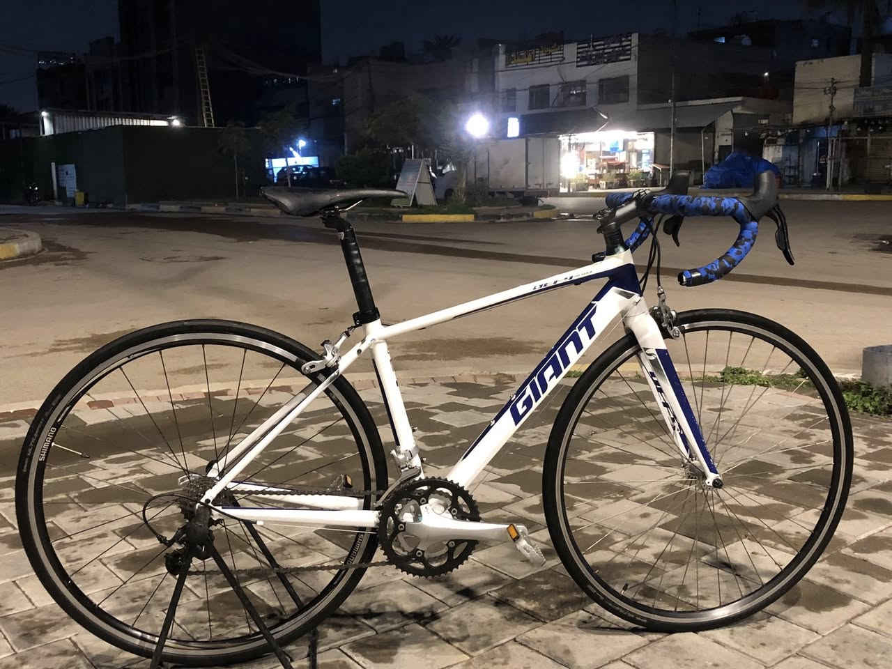 السلام عليكم اخوان متوفر رود جاينت
المنيوم ماشه كاربون giant DEFY ALUXX  
كلها مختم giant 
سستم  شيمانو sora 9*2  براكيت بدالات دفن ماركه ltoow 
وياله شيمانو   R500 SHIMANO فول سلاسه
اطارات كتان ماركه كوتننتالultra sport 
ستيرن المنيوم مضلع 
وزن الدراجه ريشه 
للبيع او مراوس باقي التفاصيل خاص


**إذا كنت صاحب هذا الإعلان وتريد حذفه لأي سبب، رجاءا أرسل رسالة إلى الدعم الفني**
