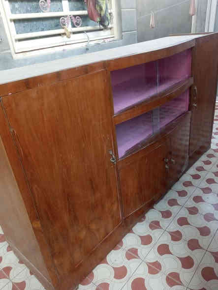 السلام عليكم بوفيه مال نضد مستعمله نظيفه جدا للبيع  هاتف:*********** 
سعر 125الف بيهه مجال
