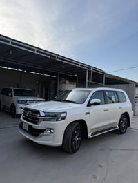 لاندكروز • ٢٠٢٠ • بحريني