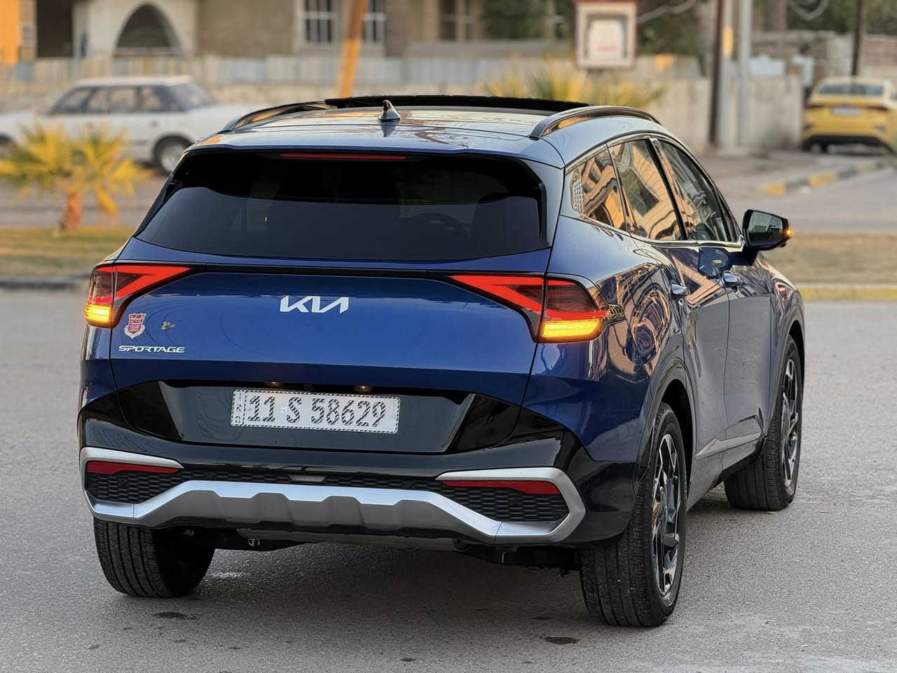 KIA SPORTAGE SX. PRESTIGI
كيا سبورتج وارد أمريكي موديل 2024 محرك 2500 ماشيه  20 ألف حادثه كما موضح بل صور فقط مبدل بنيد بدون دواخل  ايرباك فقط استيرن موصفات فول 1/1VIP برستيج بصمه بنرامه كراسي جلد كراسي تدفى تبريد كراسي كهرباء ثنينهن جنطه كهرباء تشغيل عن بعد  كراسي غزن  ميموري شاشه ايباد جيبيس استيرن تدفى 4 كامرات اشاير بل مري رادارات امامي خلفي وبل مري توقف ذاتي تحديد مسار قطعتين تبريد فول الفول هواي بعد بيه موصفات وسياره بعد احله من صور للتصال *********** ملاحضه سياره مرقم بغداد ومكاني بغداد
