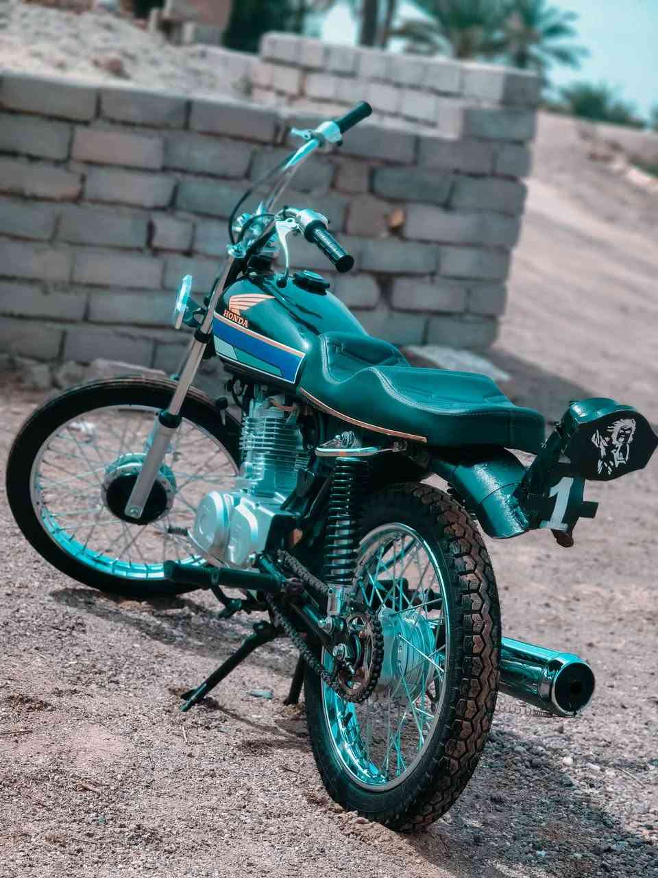 شاصي موديل 2015 أوراق اصولي
دراجه متعوب عليه صارله اقل الشهر من عمرته 
سوق الشيوخ// ناحية الحكيكه 

 واتساب فقط //***********
