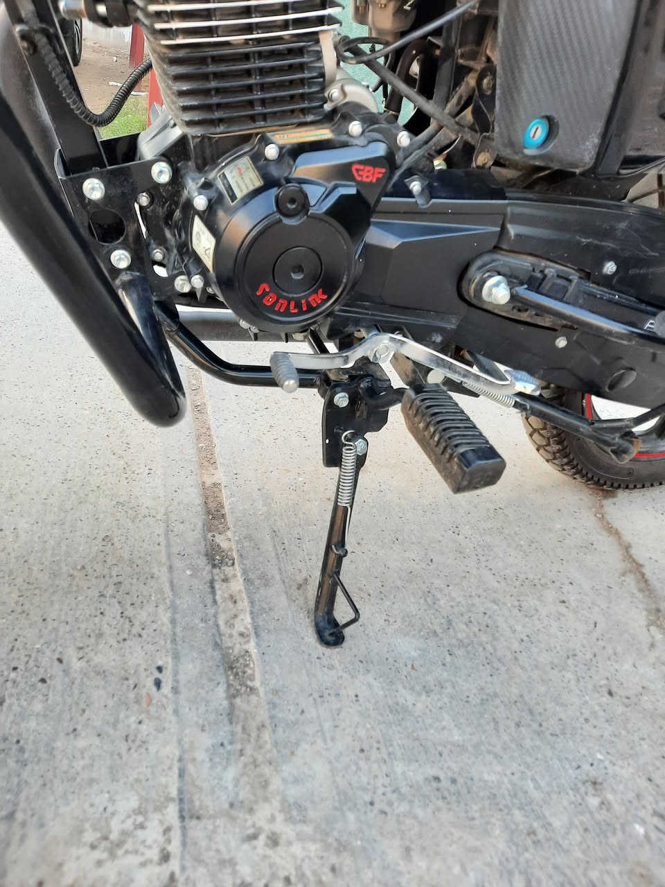 اخون ديوان سلونك مديل 24 زيور زيرو زيرو مستعمل سبوع فقط دهن شركه بعده بصمات سيويجات بعدهن بل جيس دراجه ميحتاج تكول مستعمل زيرو والله. محرك 200 دراجه معروفه مكاني صلاح الدين مجمع الدور مكاتبه فقط. دراجه تخبل وجيس مال شركه موجود اني شلعته. السعر مليون و 250 وبيها مجال لطيبن. ***********.
