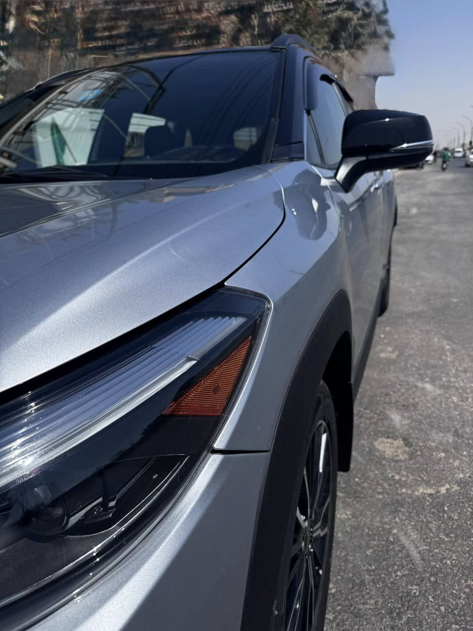 السلام عليكم …
أرجو قراءة المنشور قراءة المنشور للأخير
كل شئ تريد معرفته مكتوب بالتفاصيل

كورلا كروس فروتلاندر هايبرد  XSE

اللون سلفر لونين قمارة اسود 2024

محرك 2000 هايبرد

بلاك اديشن / علامات + تطعيم ⬅️ بيانو بلاك

 وراد كندي ماشية 12 الف km قابلة للزيادة 

 تبديل الصندوق فقط فقط فقط فقط فقط

الصندوق البلادي موجود انطي مع السيارة     

1- بصمه 

2- فتحه 

3- شاشة الكتروني متغير 

4-  كامره خلفية 

5-نقط عمياء

6-رادارات امامي خلفي جانبي

7-مقاعد جلد 

8-مقعد السائق كهرباء

9-بك لايت لد

10- لايت لد + زينون

11- شاشة كبيرة لمس

12. تثبيت سرعة

13- اشارة جانبيه بالمرايا

14- تخم تاير + ويل كب كبير 18

15-تحديد مسار 

16-صندوق كهربائي

17- فول تحكمات ستيرن

18- سستم صوت JBL

19- شحن وايرلس

20-نظام gps خرائط

21- مقود جلد يجي بالفول فقط + شفتات مع شفتات

22- حساسات امامي خلفي

23 - تشغيل عن بعد 

24 - اوتو هولد  

25 - المرايا الوسط ( تعتيم ذاتي)  

26 -ثلاث انظمة قيادة ( ايكو -سمارت -سبورت)

27 - سياره فور ويل درايف

17 - نظام نزول منحدرات 

28 - - تبريد قطعتين امامي خلفي 

29 - شاشه ابل كار بلي

وباقي مواصفاتها معروفة

فول ماكو اعلى منها موصفات

سياره بسمي مرقمة جاهزة رقم دولي بغداد  

***********
